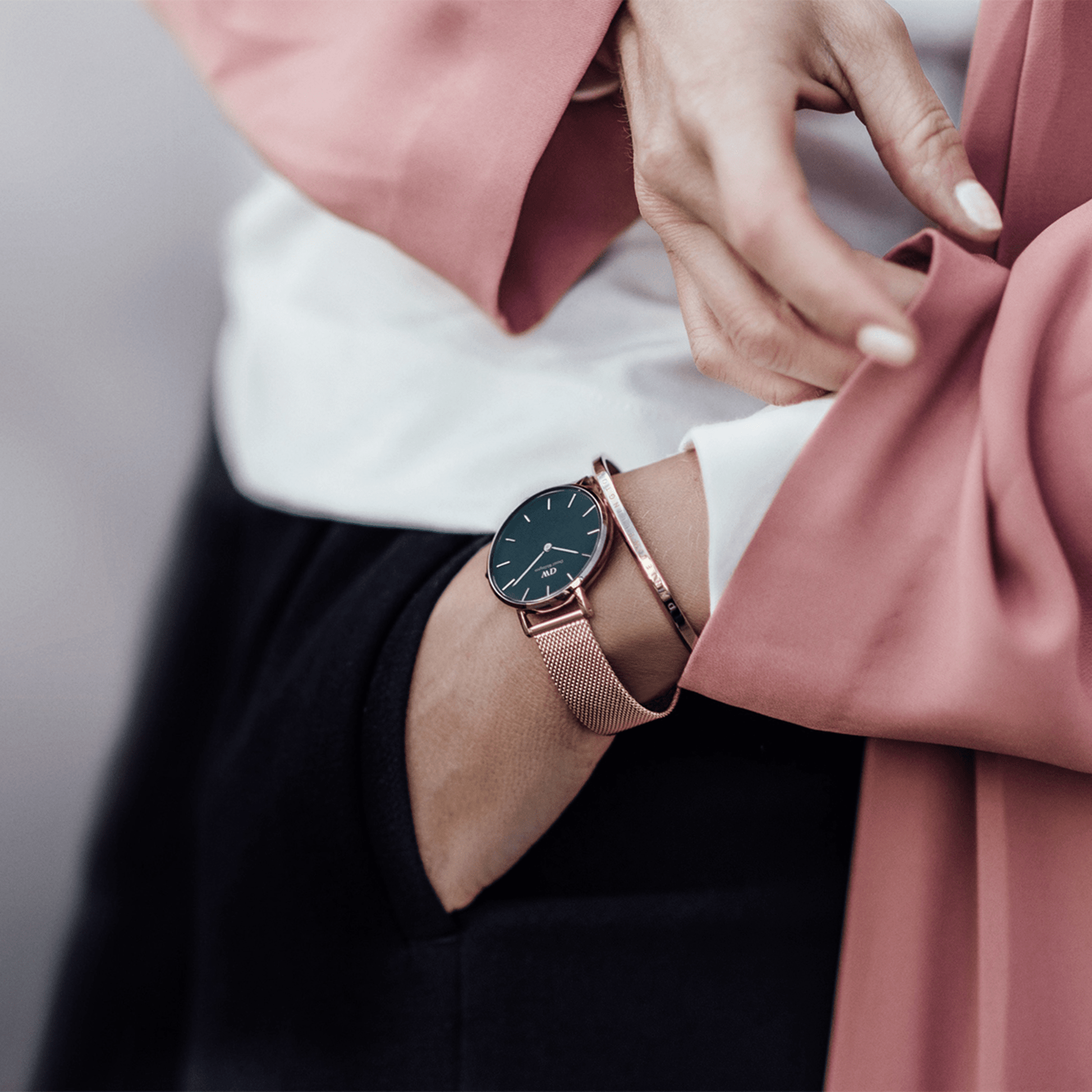  Shop Authentic Daniel Wellington Classic Petite Melrose Black Dial Rose Gold Mesh Bracelet Watch For Women - DW00100217 - Luxxuri