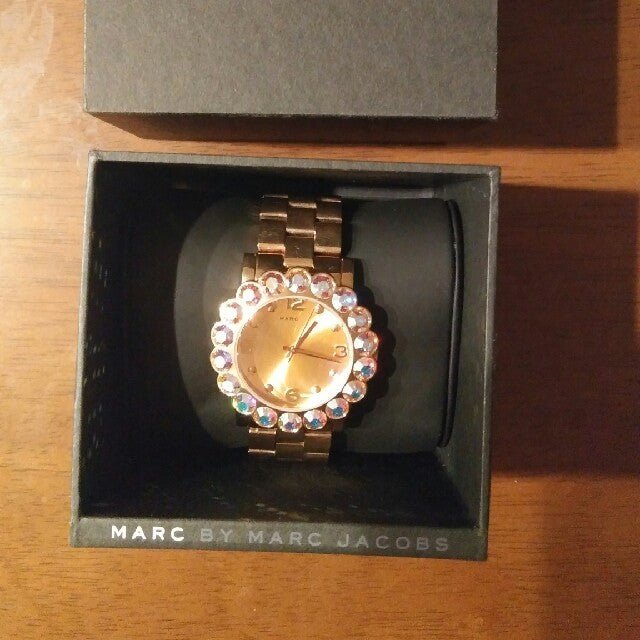  Shop Authentic Marc Jacobs Amy Rose Gold Dial Rose Gold Steel Strap Watch for Women - MBM3223 - Luxxuri