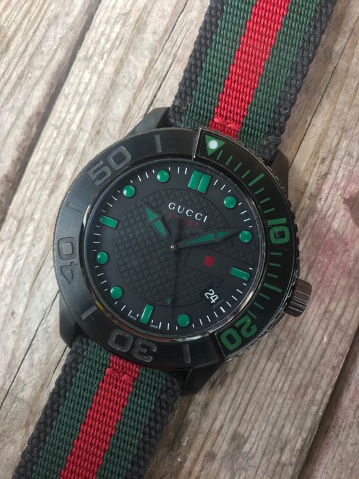  Shop Authentic Gucci G Timeless Sport Black Dial Two Tone NATO Strap Watch For Men - YA126229 - Luxxuri