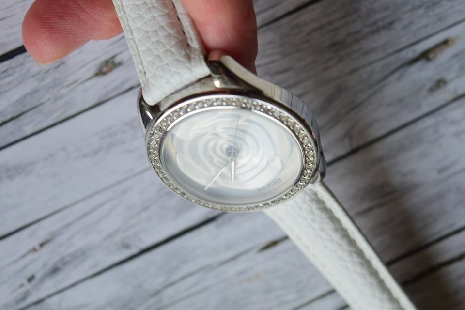  Shop Authentic Guess Rosette Analog White Dial White Leather Strap Watch For Women - W75043L1 - Luxxuri