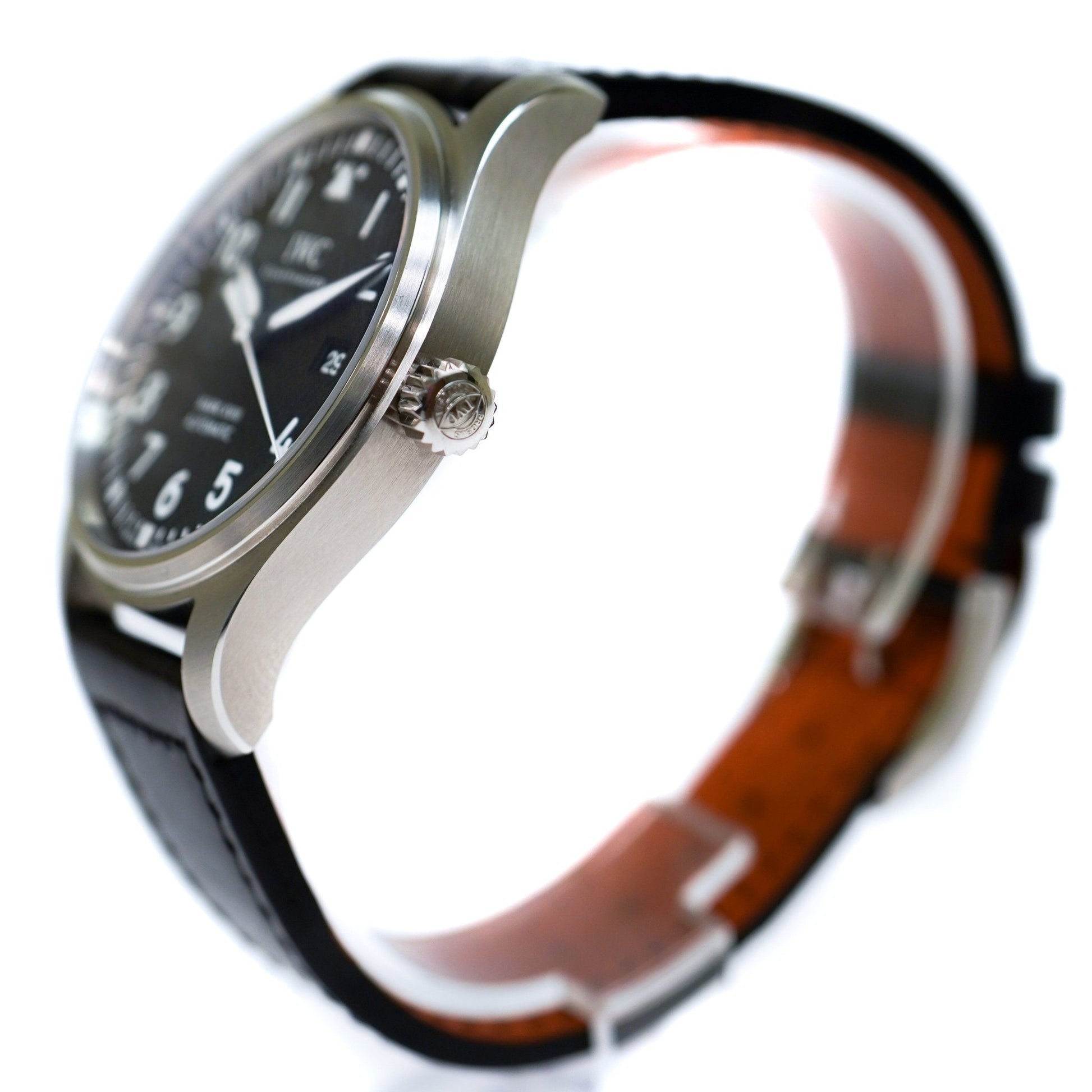  Shop Authentic IWC Pilot's Mark XVIII 40mm Black Dial Black Leather Strap Watch for Men - IW327001 - Luxxuri