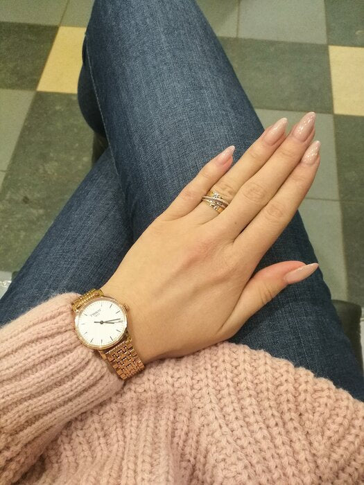  Shop Authentic Tissot T Classic Everytime Small White Dial Rose Gold Mesh Bracelet Watch For Women - T109.210.33.031.00 - Luxxuri