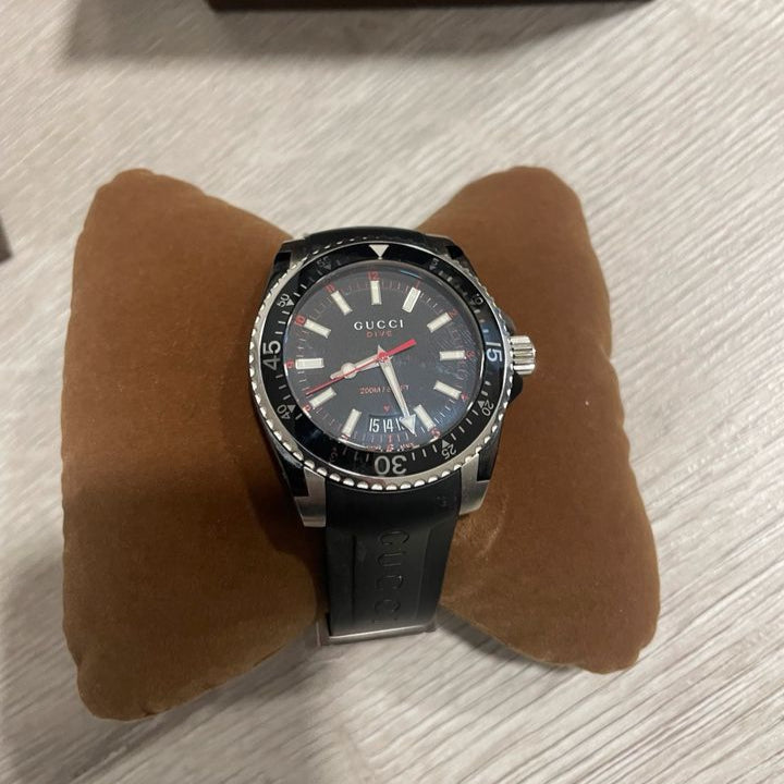  Shop Authentic Gucci Dive Quartz Black Dial Black Rubber Strap Watch For Men - YA136303 - Luxxuri