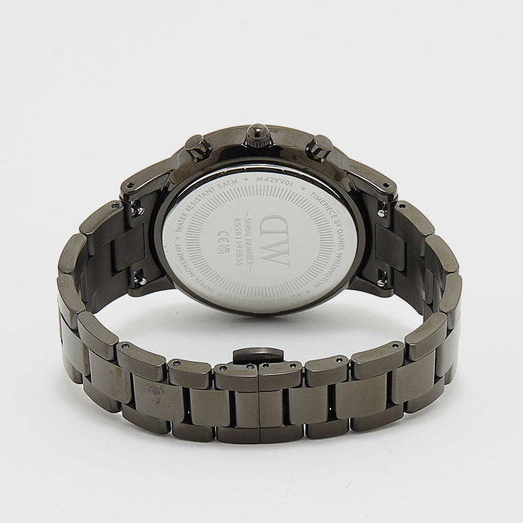  Shop Authentic Daniel Wellington Iconic Link Chronograph Grey Dial Grey Steel Strap Watch for Men - DW00100643 - Luxxuri