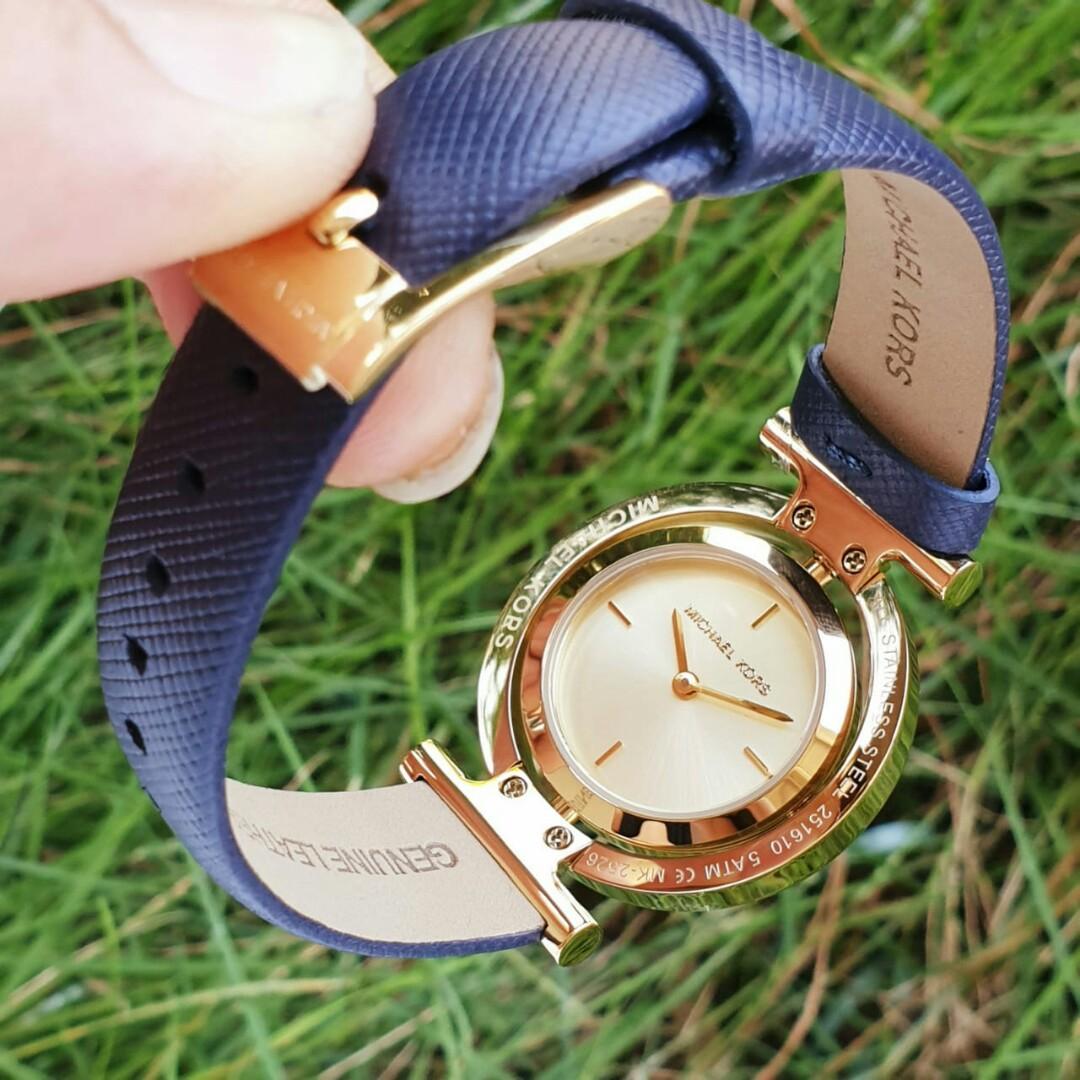  Shop Authentic Michael Kors Averi Gold Dial Navy Blue Leather Strap Watch for Women - MK2526 - Luxxuri