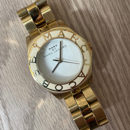 Marc Jacobs Amy White Dial Gold Steel Strap Watch for Women - MBM3051