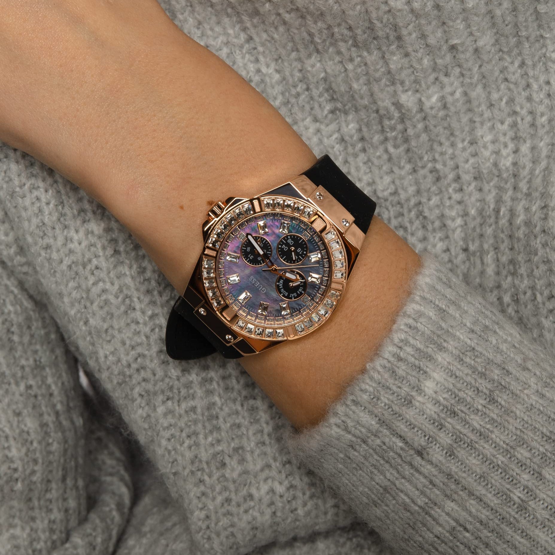 Guess Venus Diamonds Black Dial Black Rubber Strap Watch for Women - GW0118L2