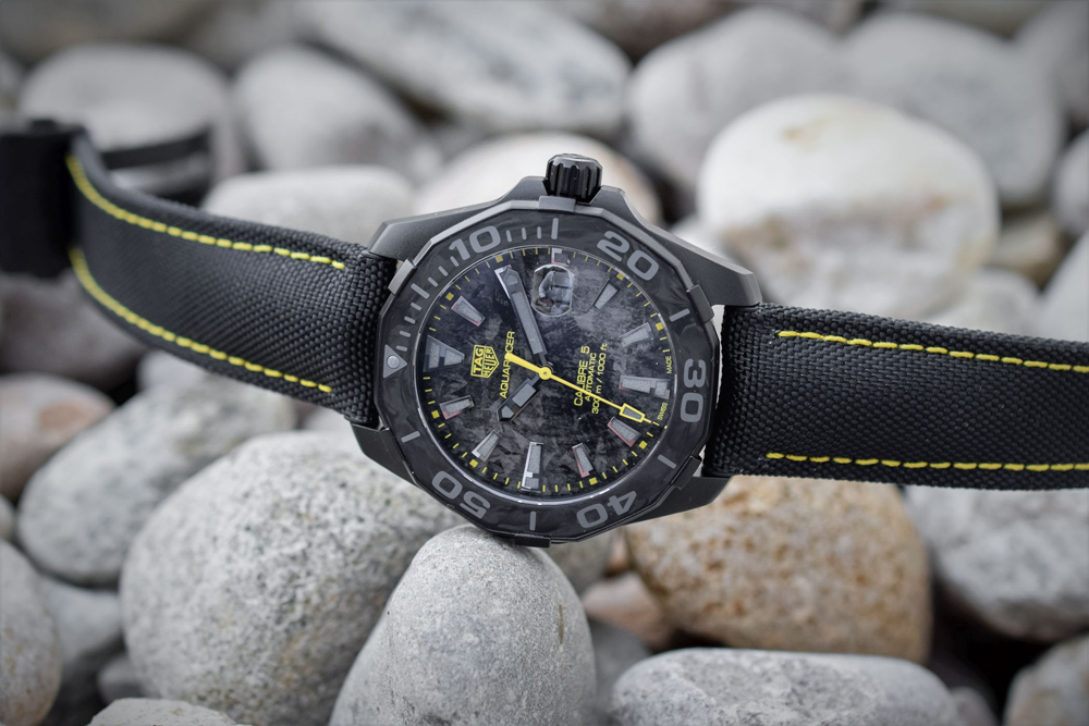  Shop Authentic Tag Heuer Aquaracer Carbon Dial Watch for Men - WBD218B.FC6446 - Luxxuri