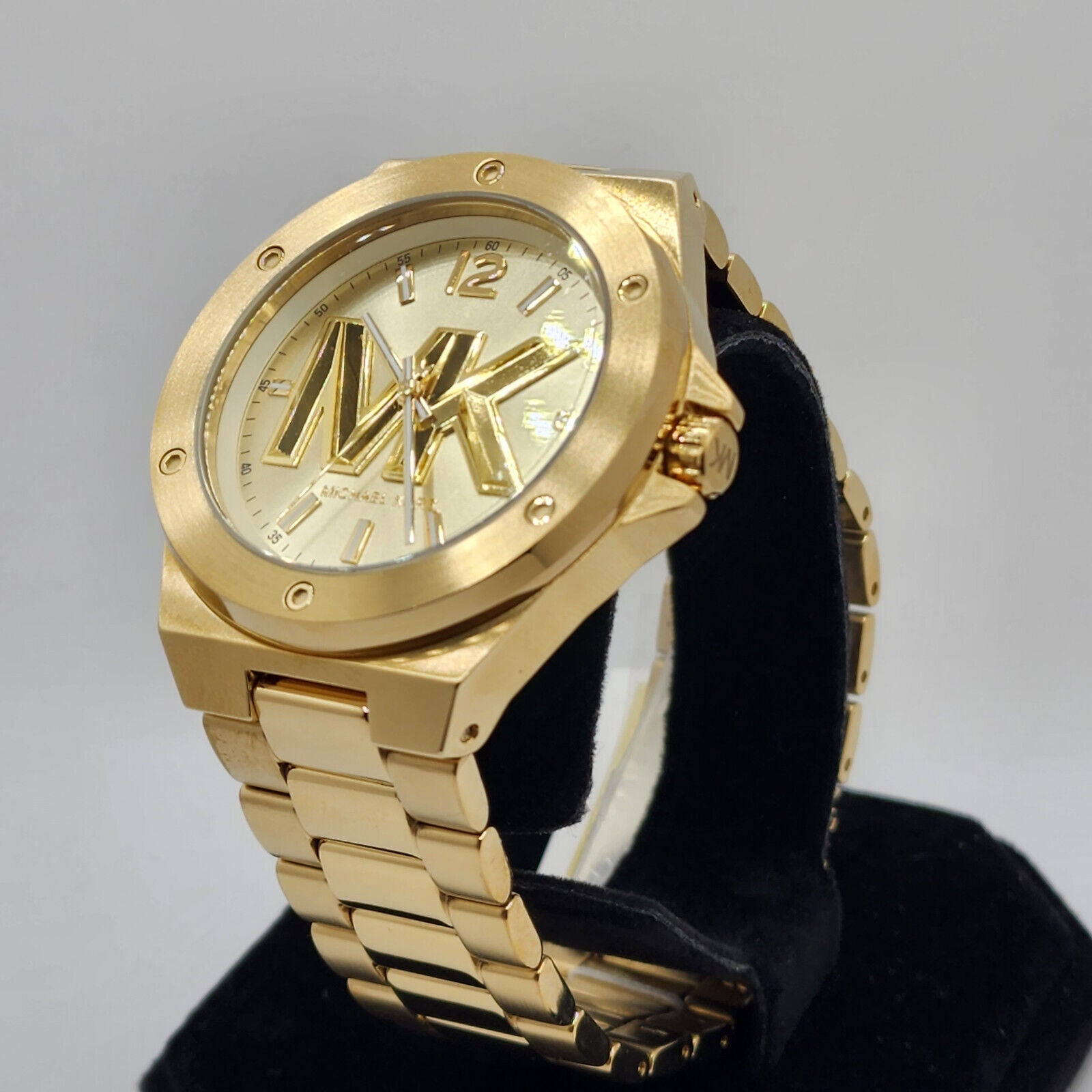  Shop Authentic Michael Kors Lennox Three-Hand Quartz Gold Dial Gold Steel Strap Watch For Men - MK8939 - Luxxuri