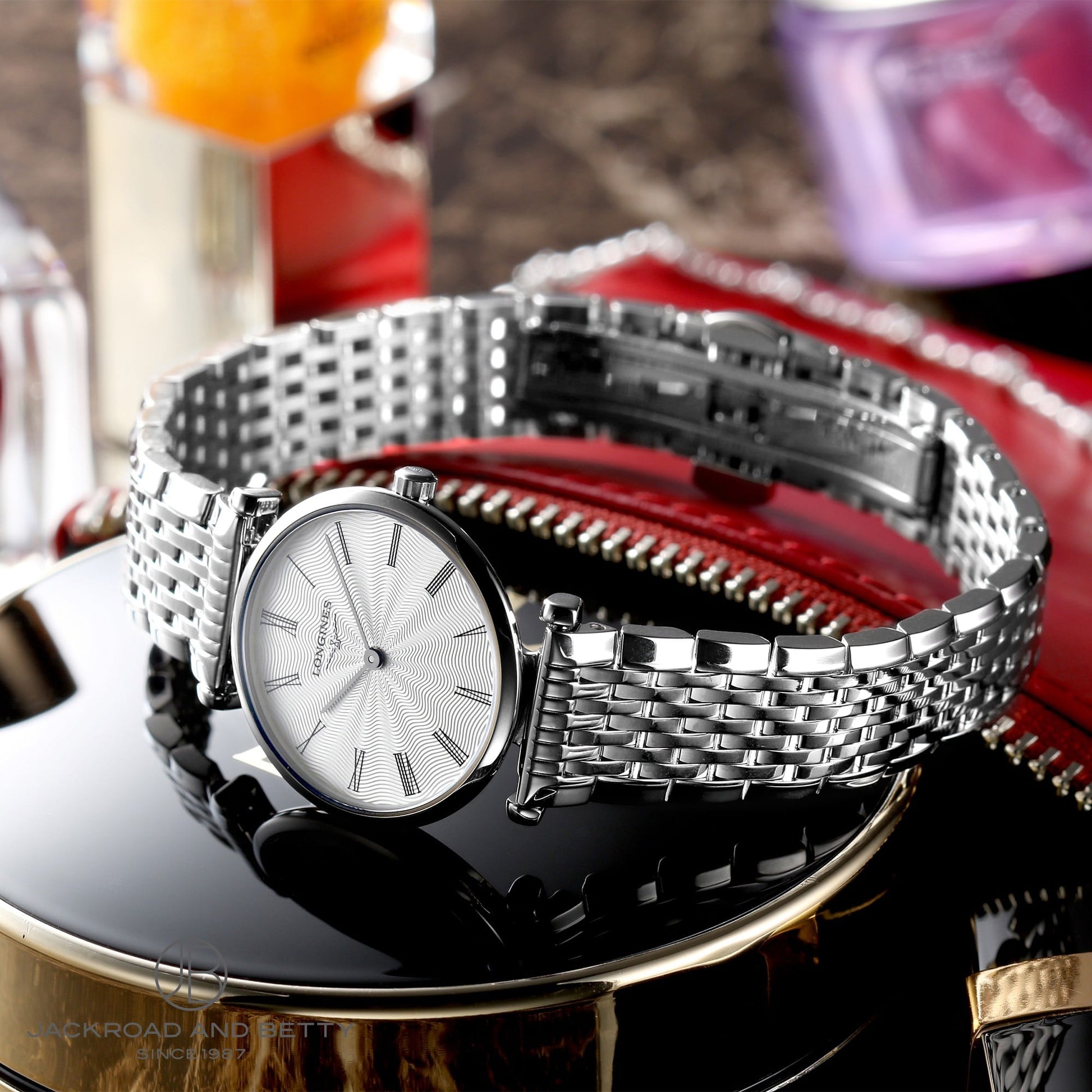  Shop Authentic Longines La Grande Classique White Dial Silver Steel Strap Watch for Women - L4.209.4.71.6 - Luxxuri