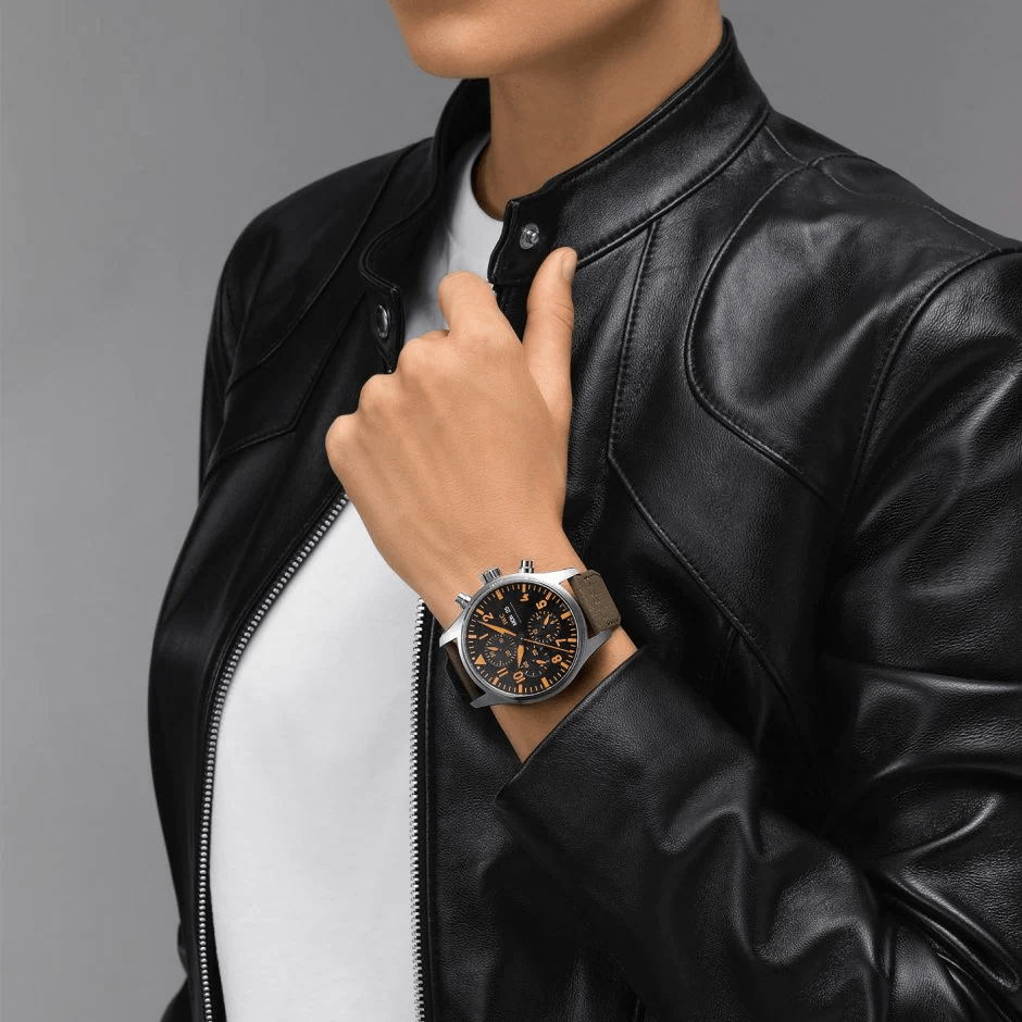  Shop Authentic IWC Pilot's Watch Chronograph Black Dial Olive Green Calfskin Strap Watch for Men - IW377730 - Luxxuri