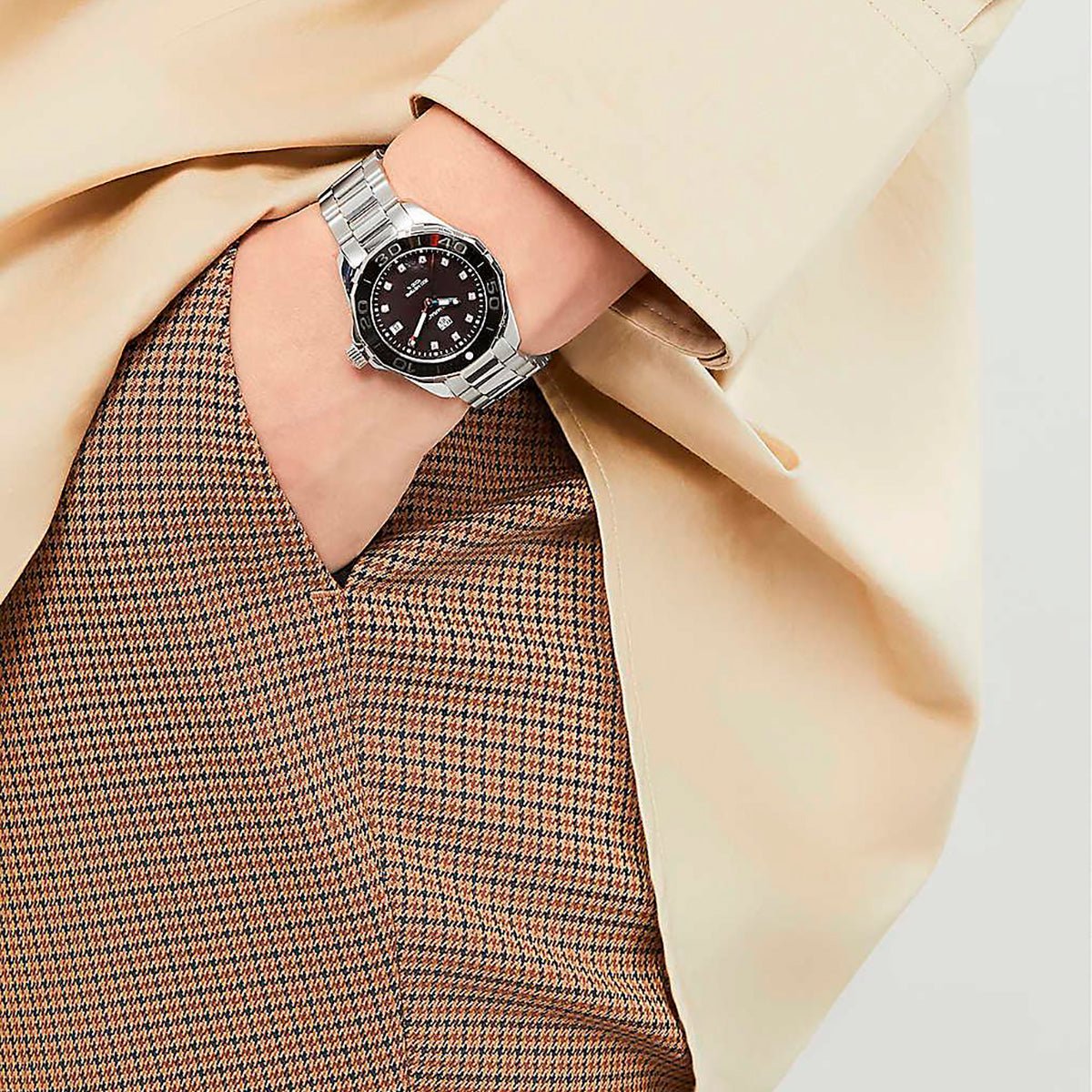  Shop Authentic Tag Heuer Aquaracer Quartz Black Dial Silver Steel Strap Watch for Women - WAY131M.BA0748 - Luxxuri