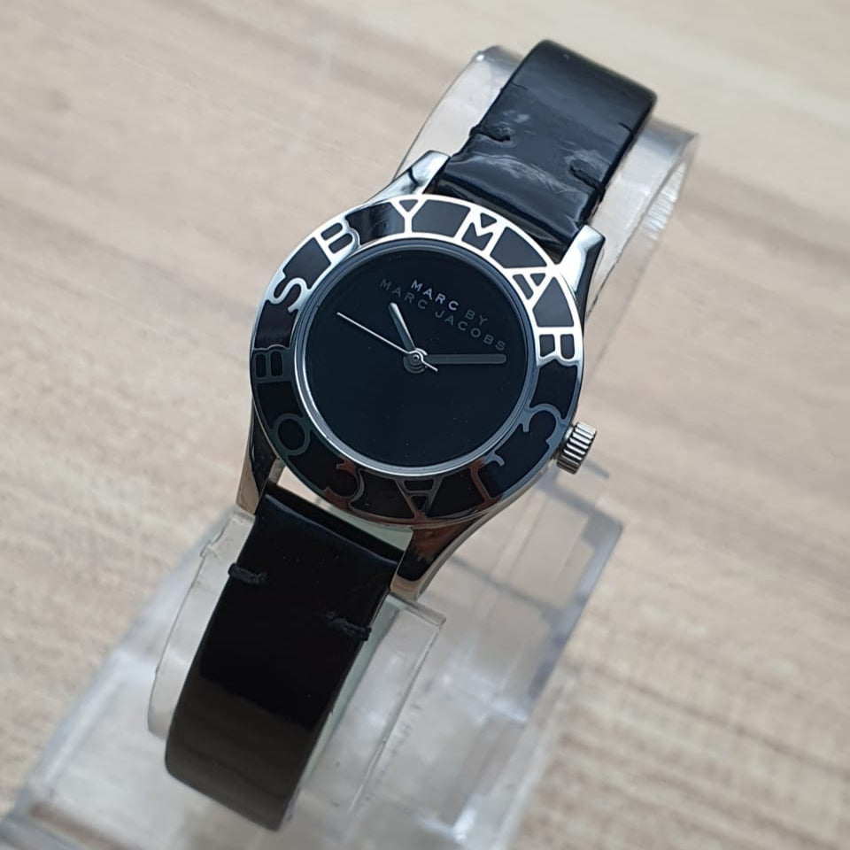  Shop Authentic Marc Jacobs Blade Black Dial Black Leather Strap Watch for Women - MBM1082 - Luxxuri