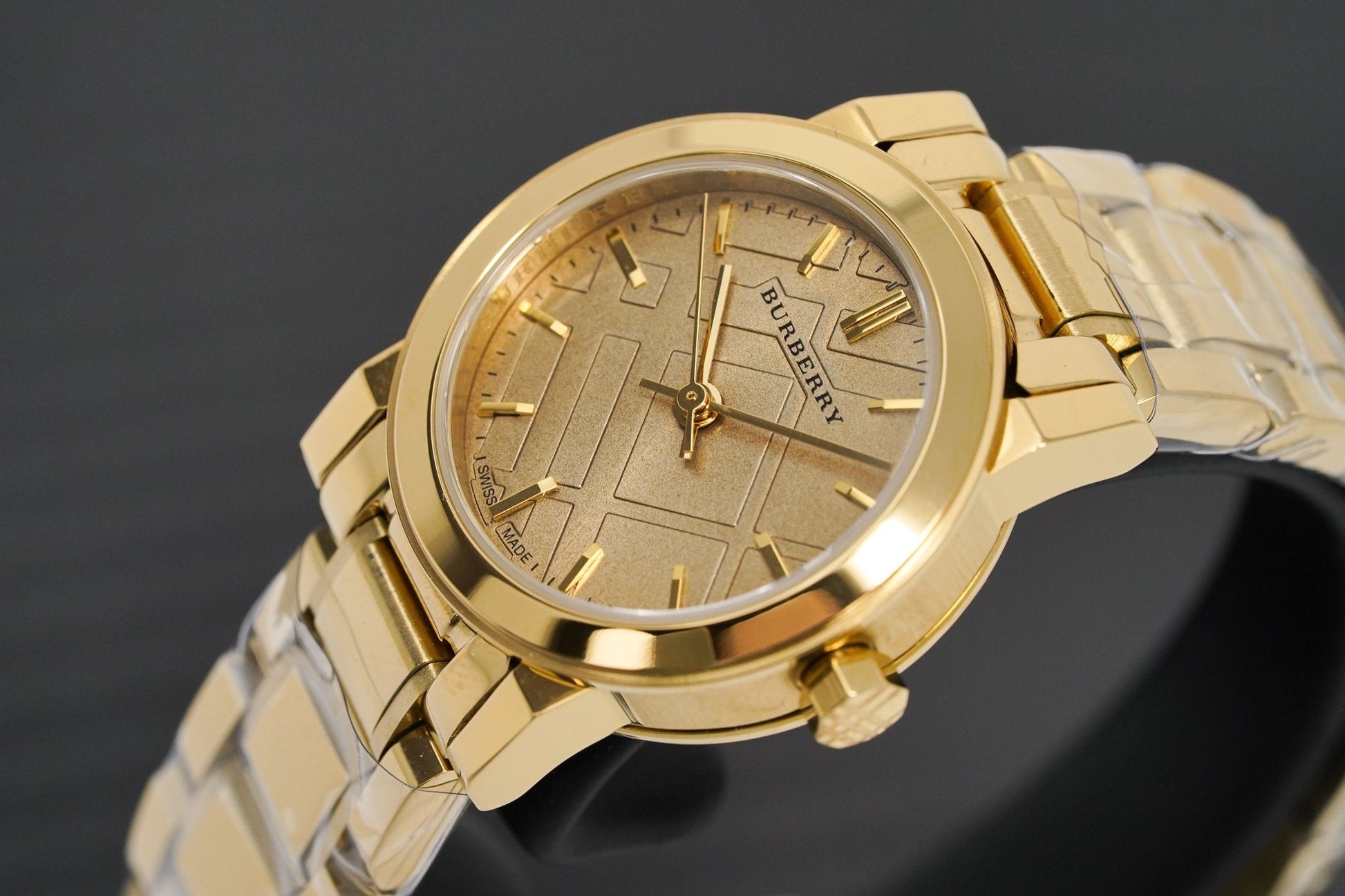  Shop Authentic Burberry The City Gold Dial Gold Steel Strap Watch for Women - BU9227 - Luxxuri