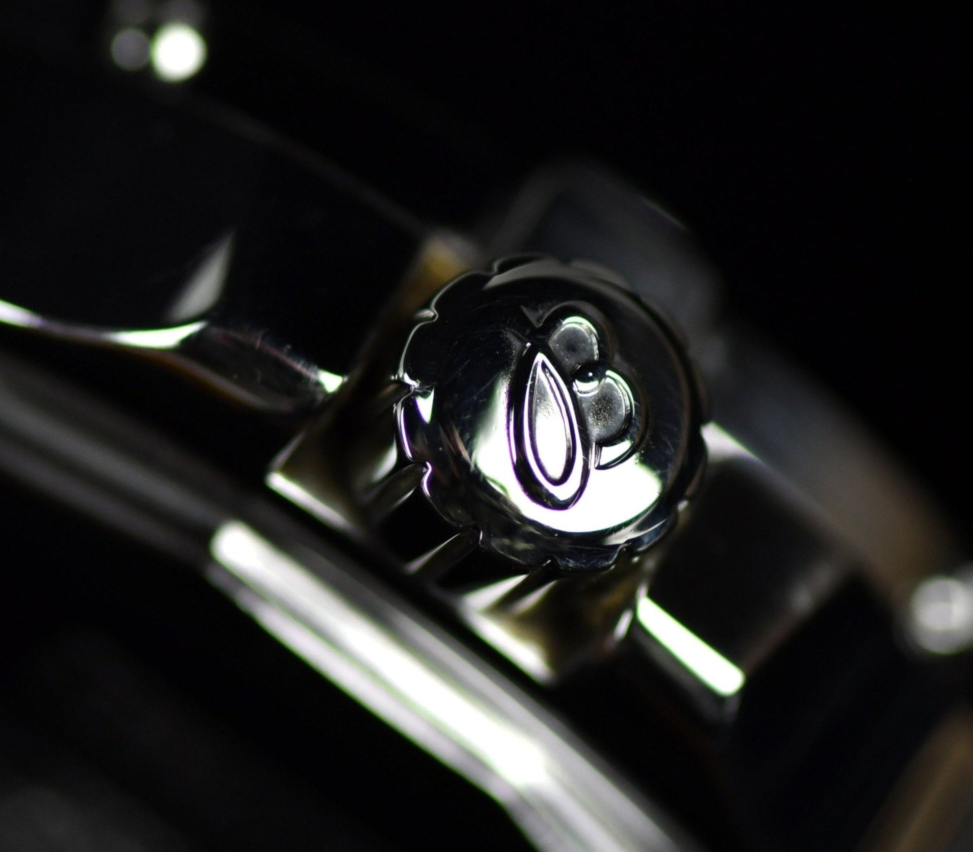  Shop Authentic Breitling Colt 44mm Automatic Silver Dial Black Leather Mens Watch - A1731311/G820/428X - Luxxuri