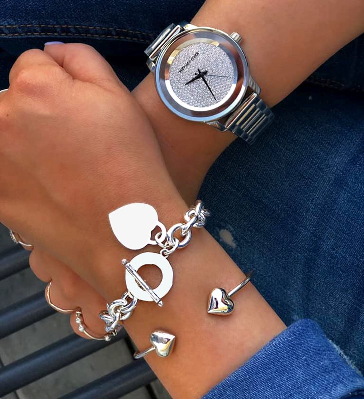  Shop Authentic Michael Kors Kinley Diamond Pave Silver Dial Silver Steel Strap Watch for Women - MK5996 - Luxxuri