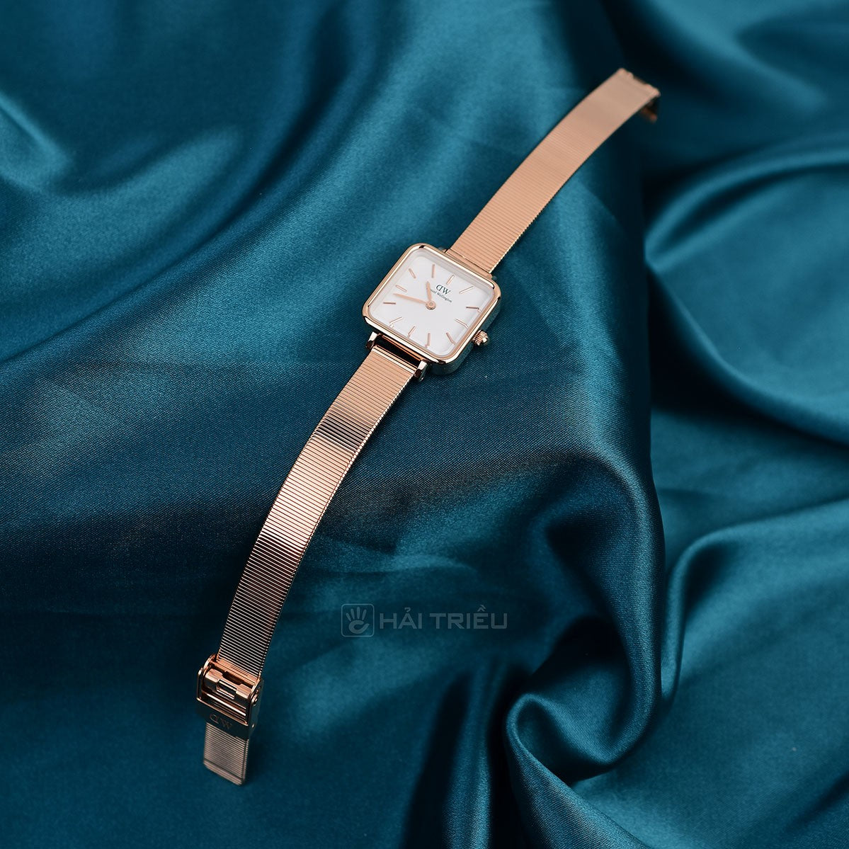  Shop Authentic Daniel Wellington Quadro Studio White Dial Rose Gold Mesh Strap Watch For Women - DW00100517 - Luxxuri