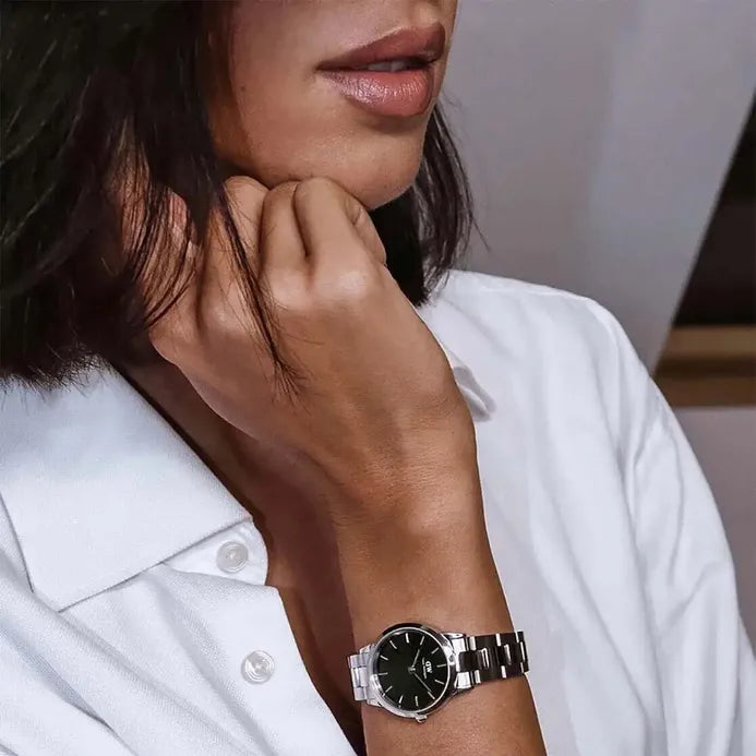  Shop Authentic Daniel Wellington Iconic Link Black Dial Silver Steel Strap Watch For Women - DW00100206 - Luxxuri