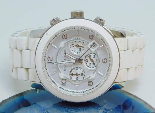  Shop Authentic Michael Kors Oversize White Dial White Steel Strap Watch for Men - MK8108 - Luxxuri