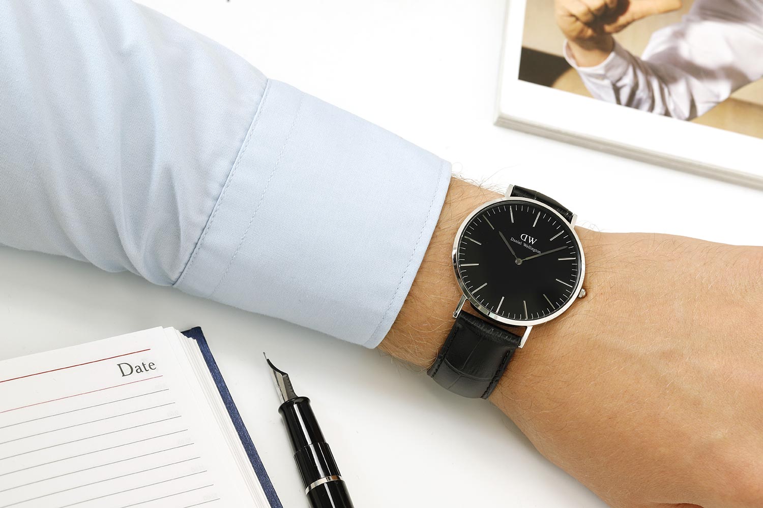  Shop Authentic Daniel Wellington Classic Reading Black Dial Black Leather Strap Watch For Men - DW00100135 - Luxxuri