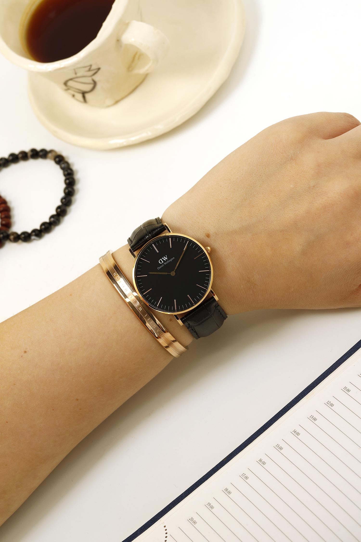  Shop Authentic Daniel Wellington Classic Reading Black Dial Black Leather Strap Watch For Women - DW00100141 - Luxxuri