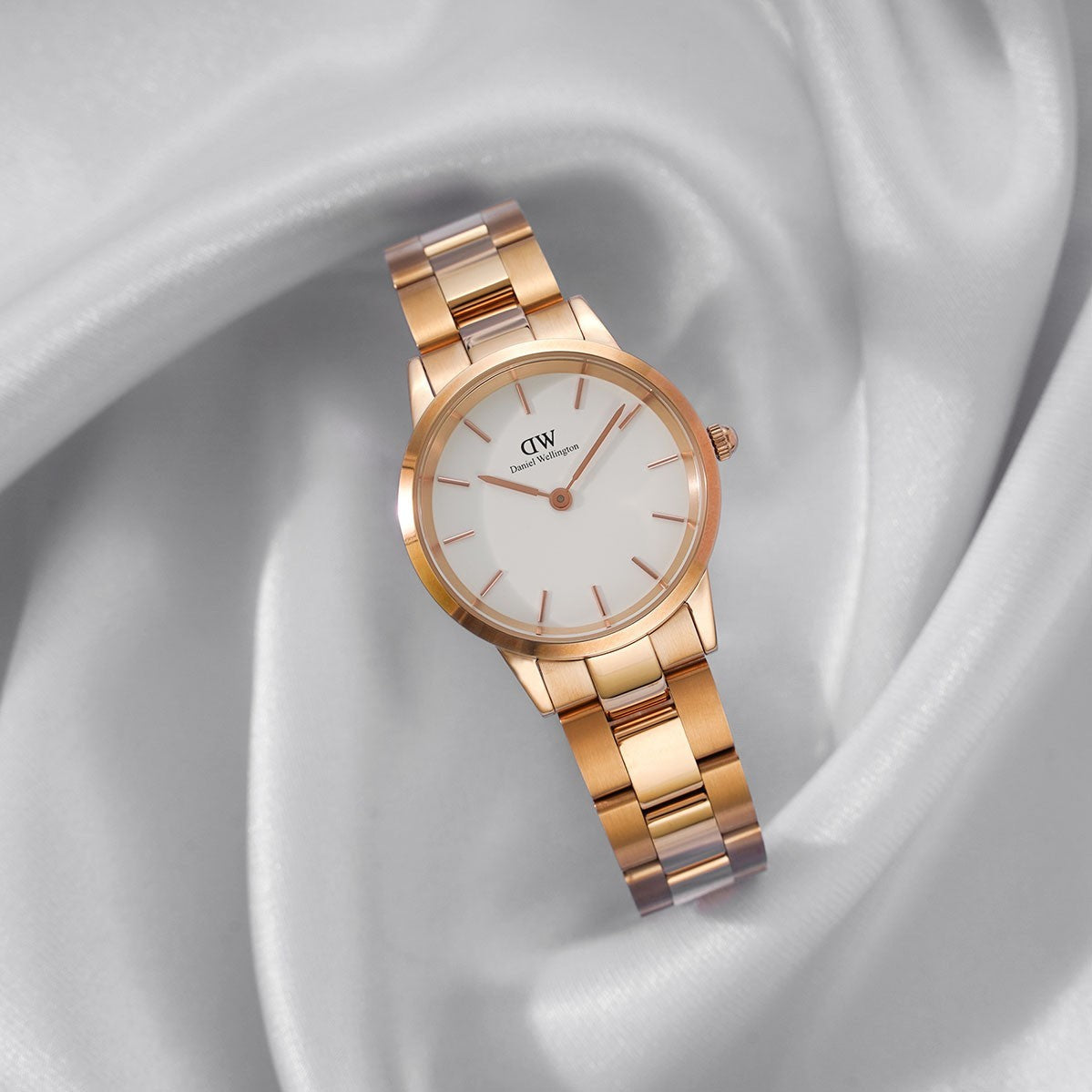  Shop Authentic Daniel Wellington Iconic Link White Dial Rose Gold Steel Strap Watch For Women - DW00100211 - Luxxuri