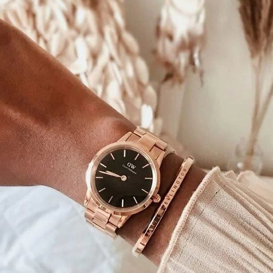  Shop Authentic Daniel Wellington Iconic Link Black Dial Rose Gold Steel Strap Watch for Women - DW00100212 - Luxxuri