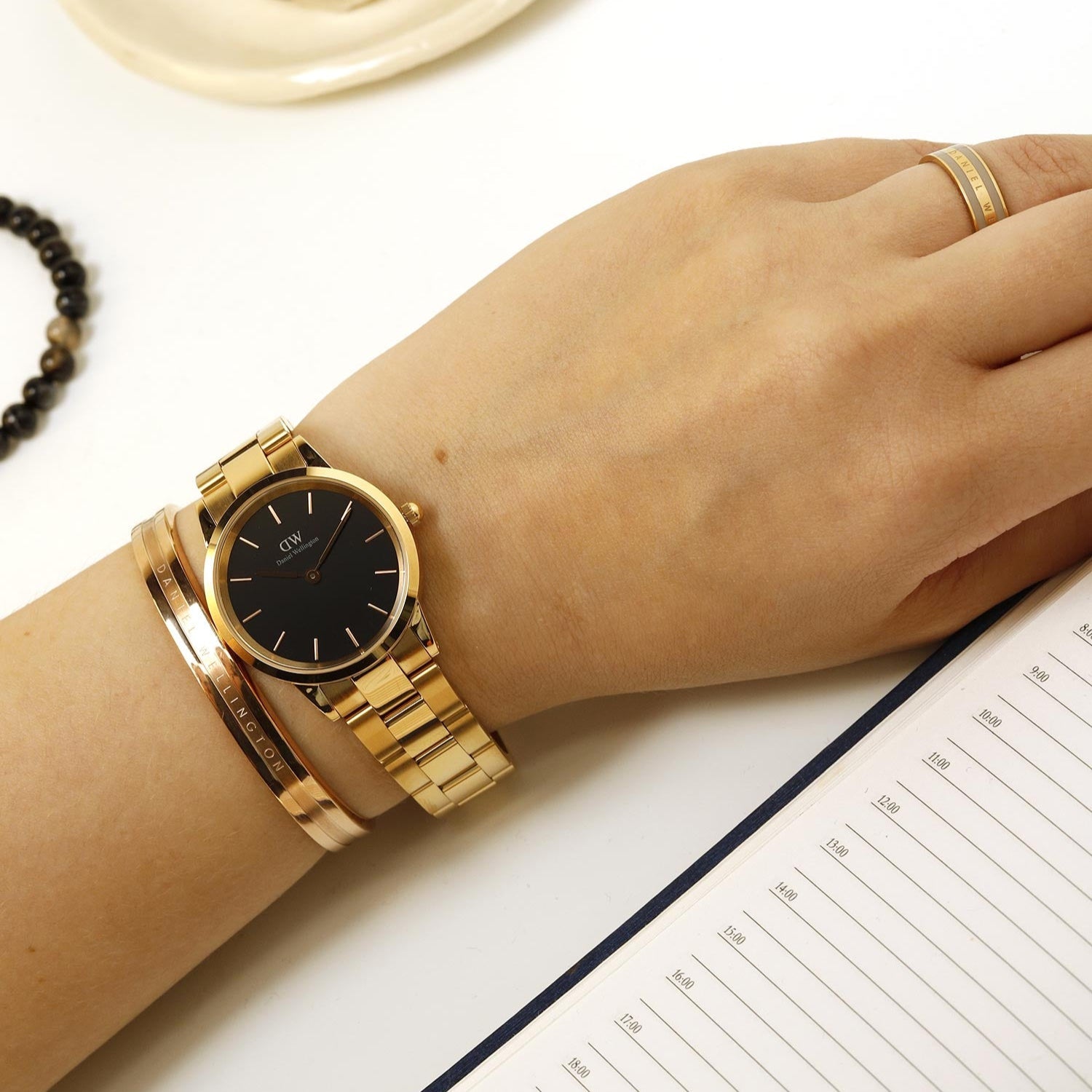  Shop Authentic Daniel Wellington Iconic Link Black Dial Rose Gold Steel Strap Watch for Women - DW00100212 - Luxxuri