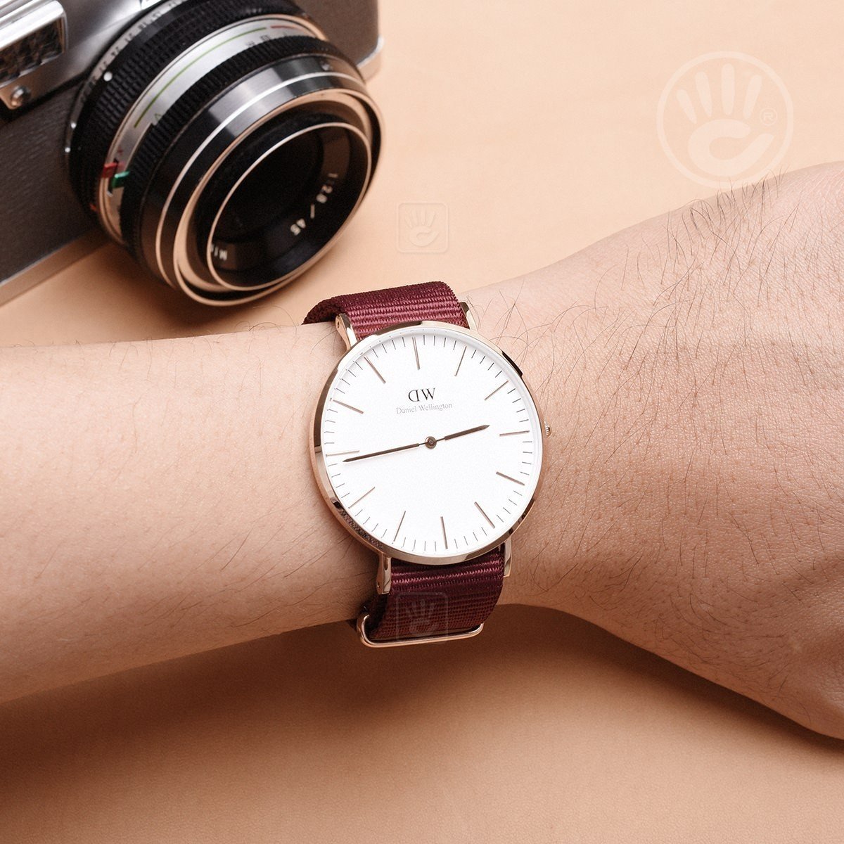  Shop Authentic Daniel Wellington Classic Roselyn White Dial Maroon Nylon Strap Watch For Women - DW00100267 - Luxxuri