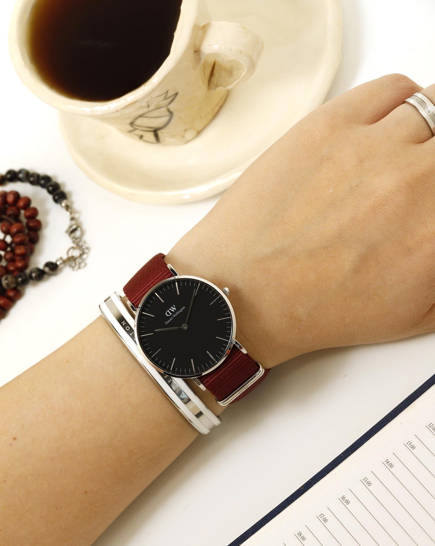  Shop Authentic Daniel Wellington Classic Roselyn Black Dial Maroon Nylon Strap Watch For Women - DW00100274 - Luxxuri