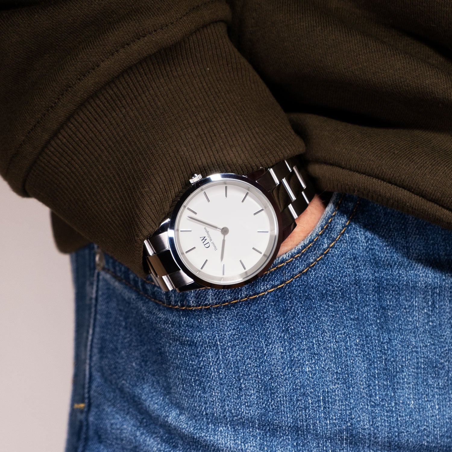  Shop Authentic Daniel Wellington Iconic White Dial Silver Steel Strap Watch For Men - DW00100341 - Luxxuri