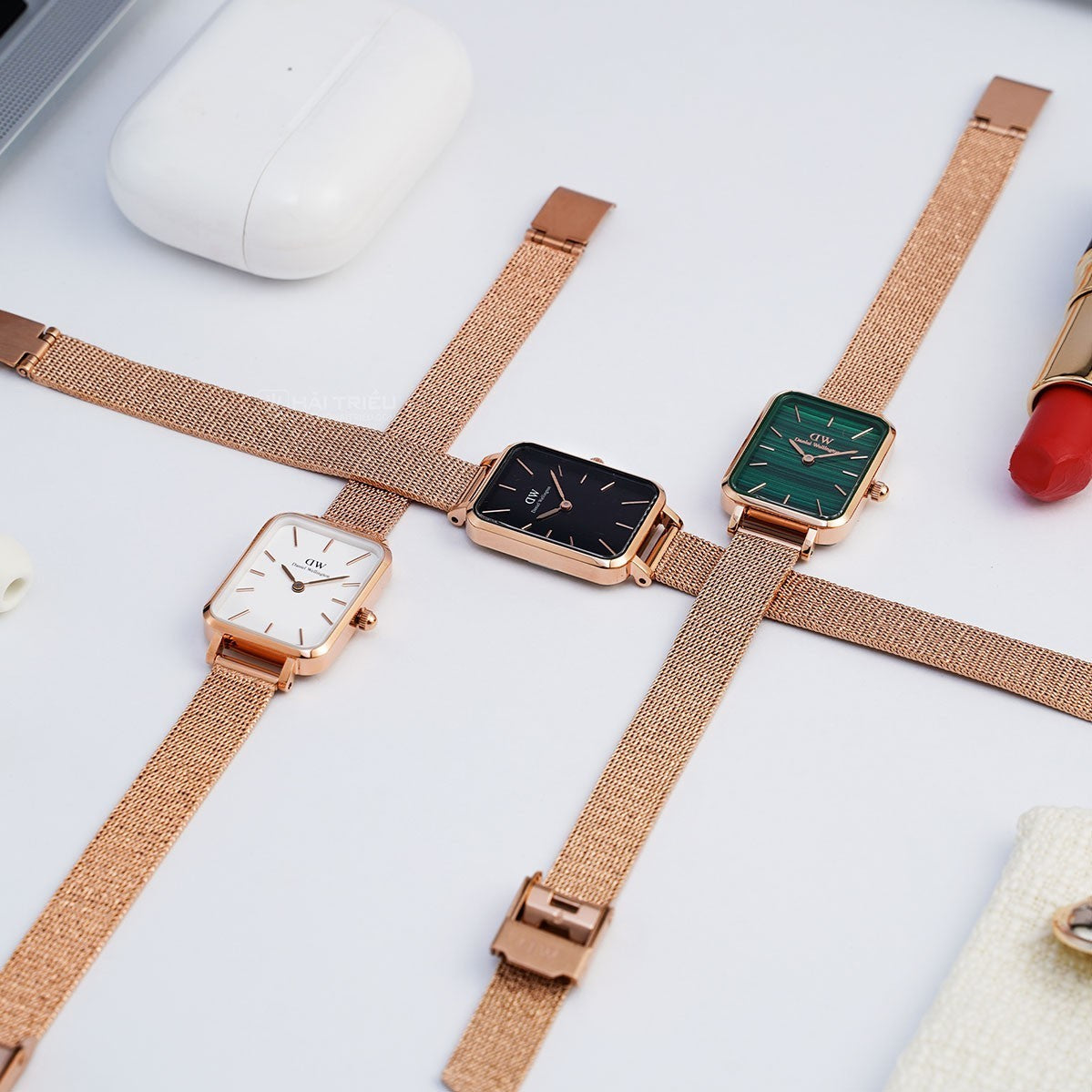  Shop Authentic Daniel Wellington Quadro Melrose White Dial Gold Mesh Strap Watch For Women - DW00100431 - Luxxuri