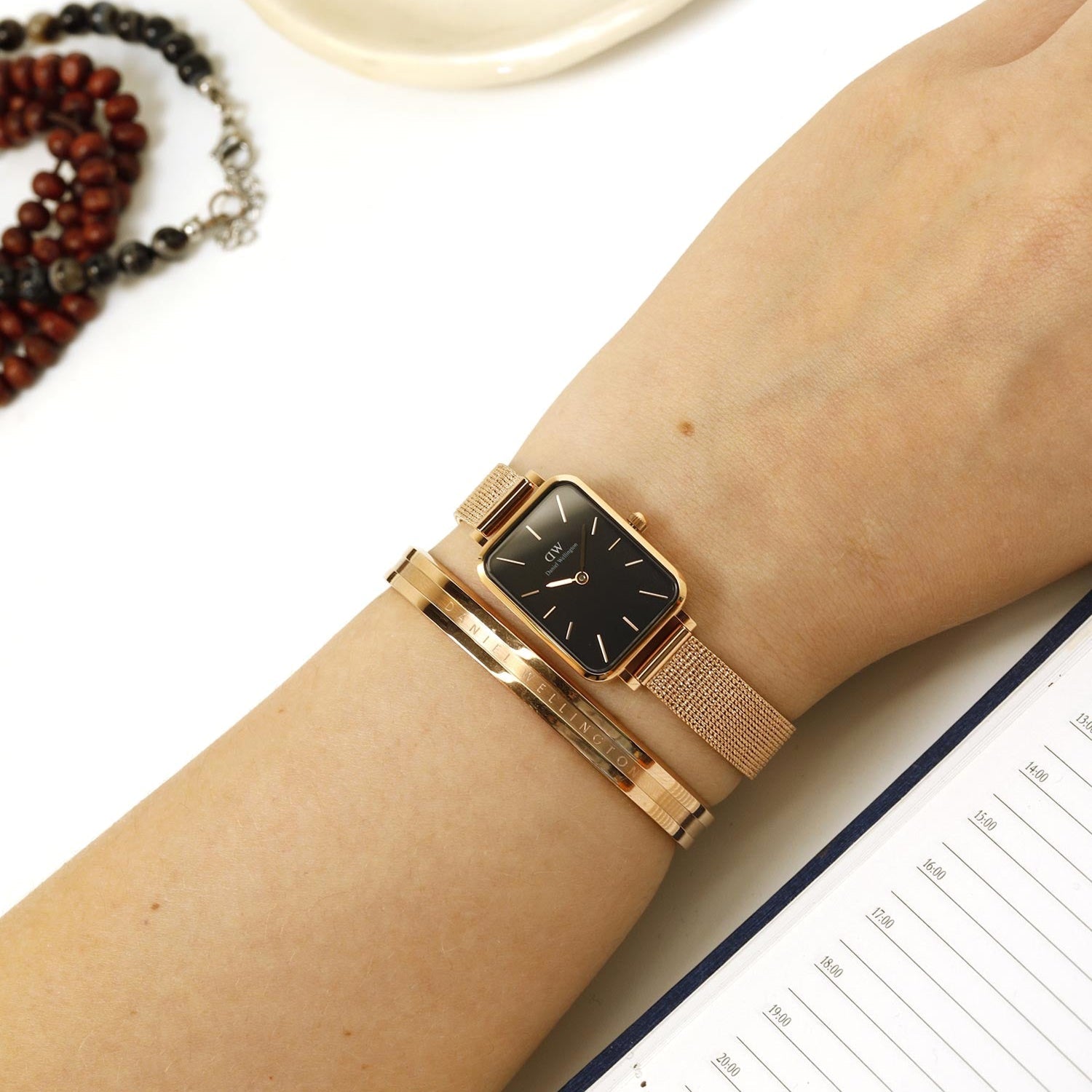  Shop Authentic Daniel Wellington Quadro Melrose Black Dial Rose Gold Mesh Bracelet Watch For Women - DW00100432 - Luxxuri