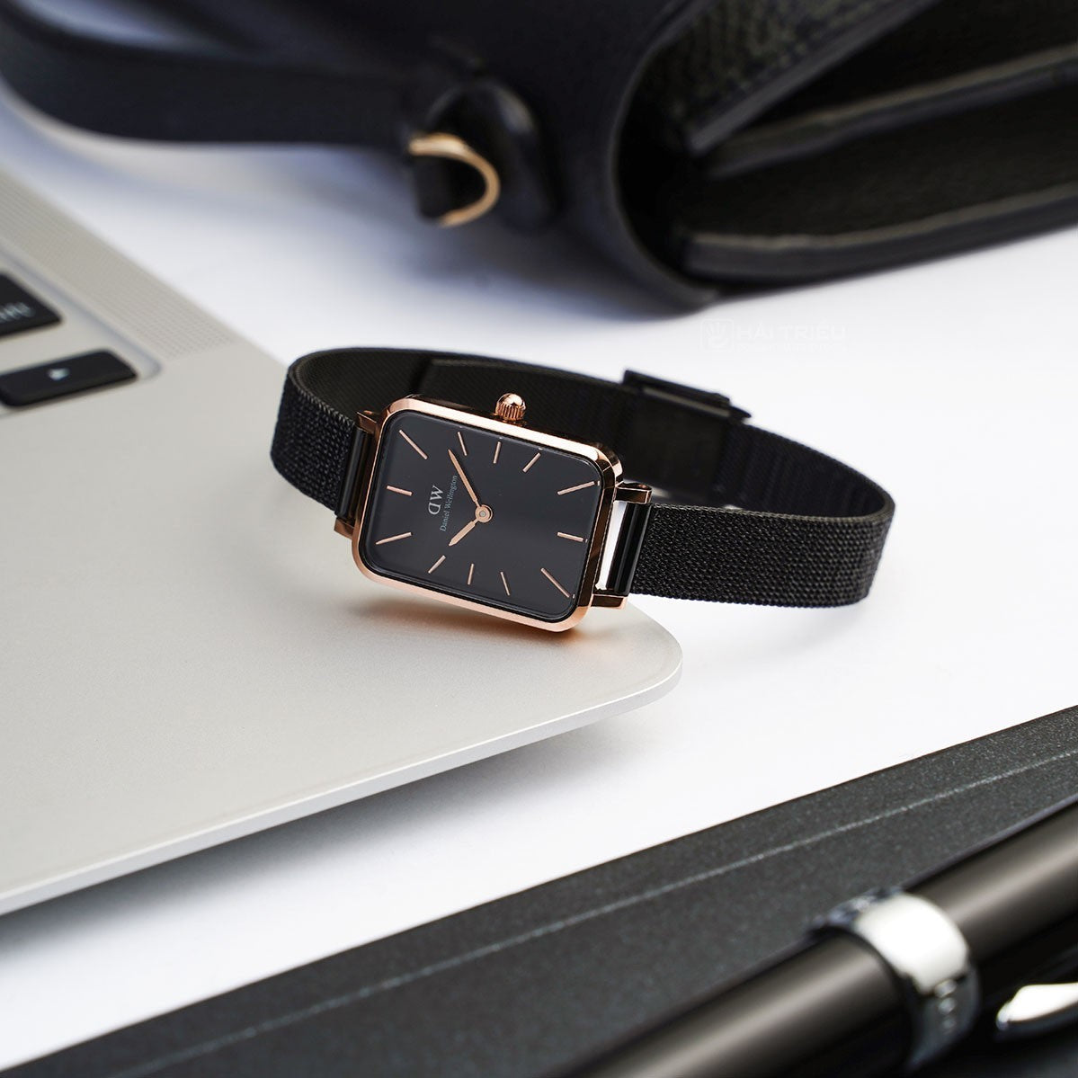  Shop Authentic Daniel Wellington Quadro Ashfield Black Dial Black Mesh Strap Watch For Women - DW00100433 - Luxxuri