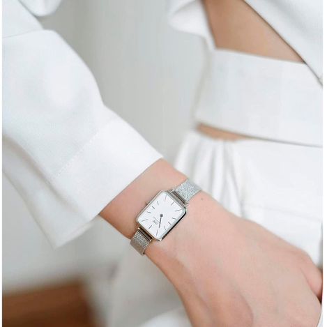  Shop Authentic Daniel Wellington Quadro Sterling White Dial Silver Mesh Strap Watch For Women - DW00100438 - Luxxuri