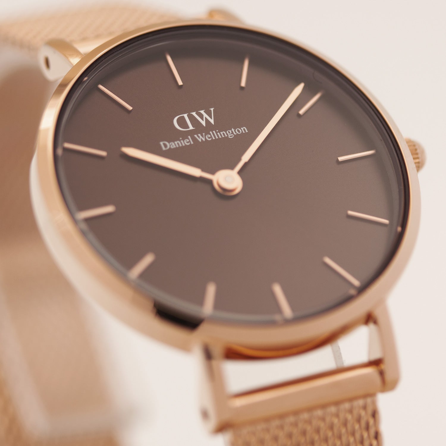  Shop Authentic Daniel Wellington Petite Amber Brown Dial Gold Mesh Strap Watch For Women - DW00100476 - Luxxuri