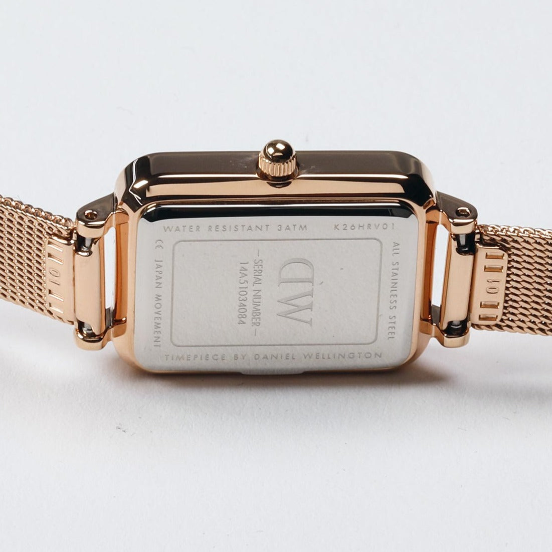  Shop Authentic Daniel Wellington Quadro Pressed Melrose Pink Dial Pink Mesh Bracelet Watch For Women - DW00100510 - Luxxuri