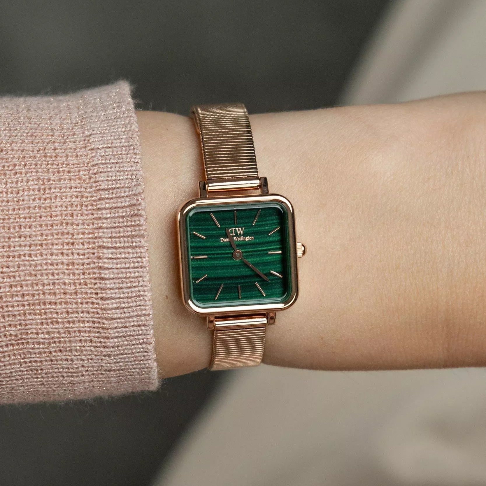  Shop Authentic Daniel Wellington Quadro Studio Green Dial Rose Gold Mesh Strap Watch For Women - DW00100520 - Luxxuri