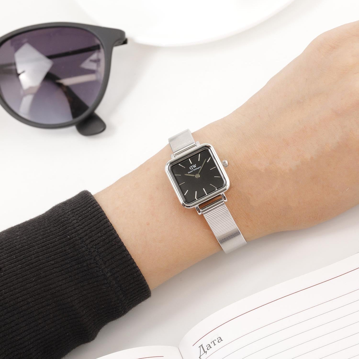  Shop Authentic Daniel Wellington Quadro Studio Black Dial Silver Mesh Strap Watch For Women - DW00100522 - Luxxuri