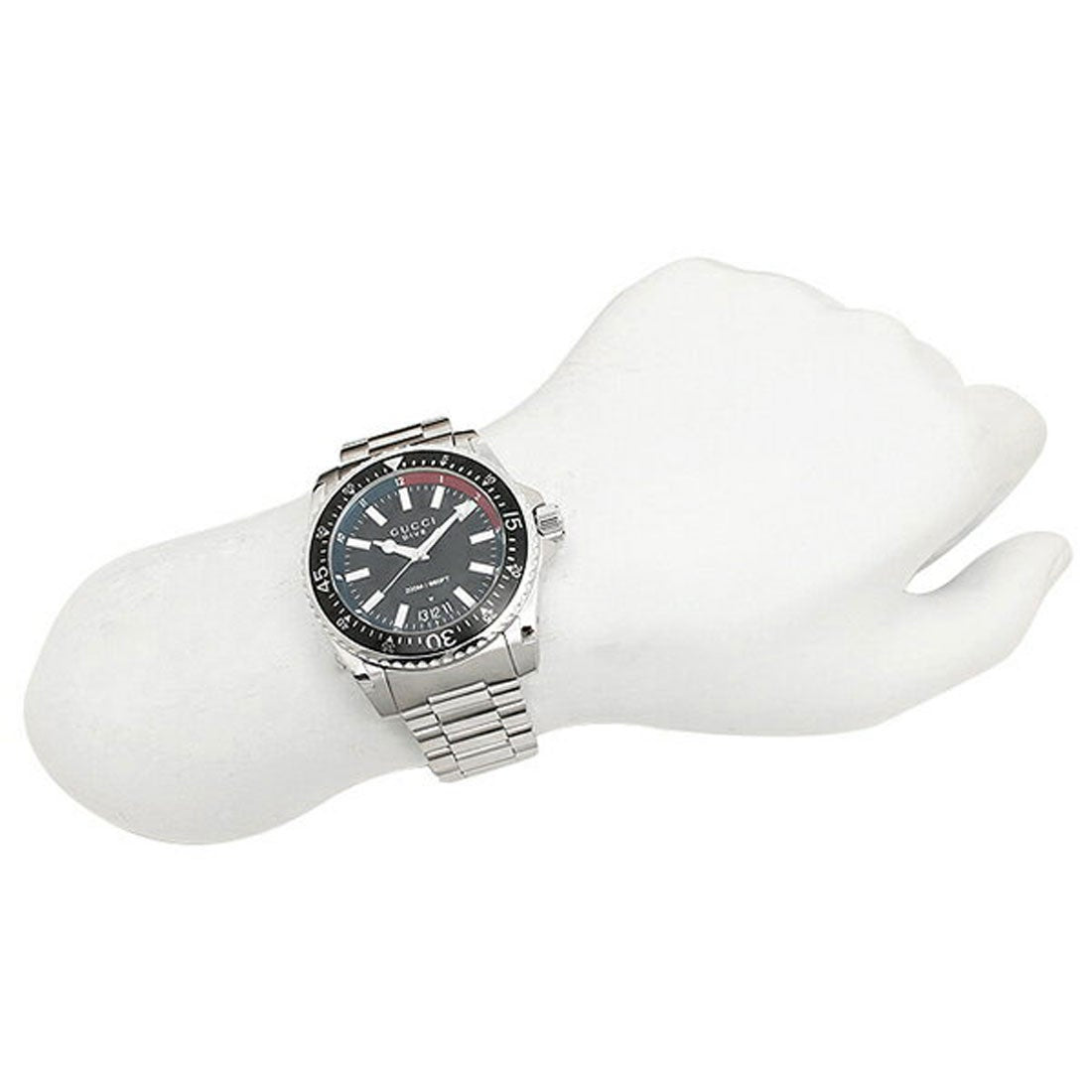  Shop Authentic Gucci Dive Quartz Black Dial Silver Steel Strap Watch For Men - YA136212 - Luxxuri