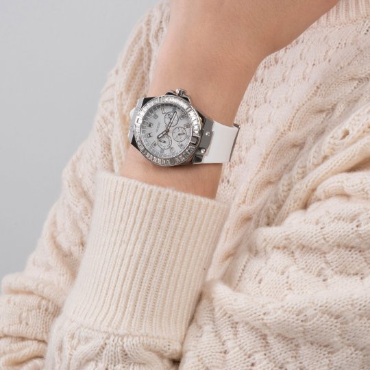  Shop Authentic Guess Venus Diamonds White Dial White Rubber Strap Watch for Women - GW0118L3 - Luxxuri