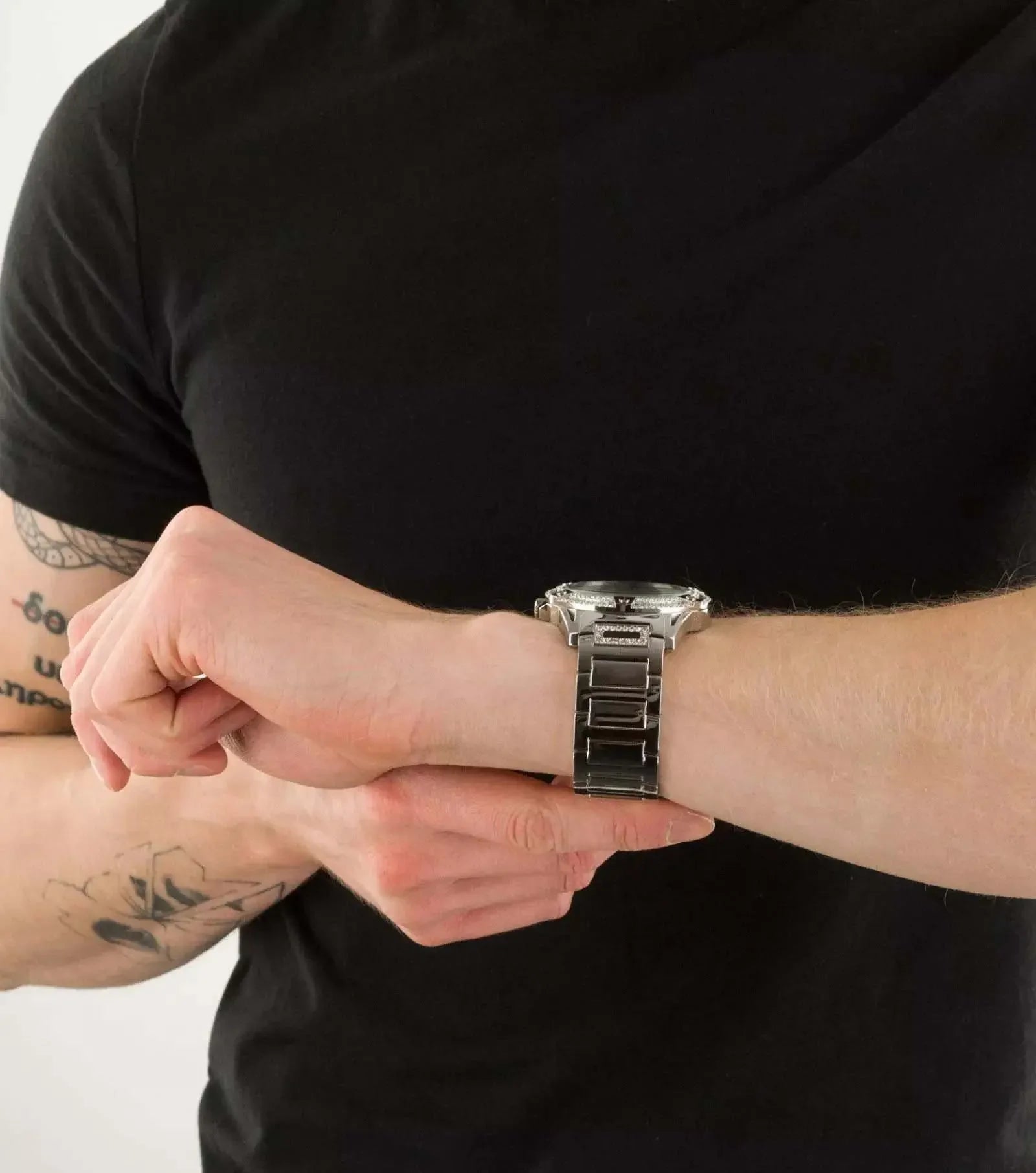  Shop Authentic Guess King Quartz Silver Dial Silver Steel Strap Watch For Men - GW0497G1 - Luxxuri