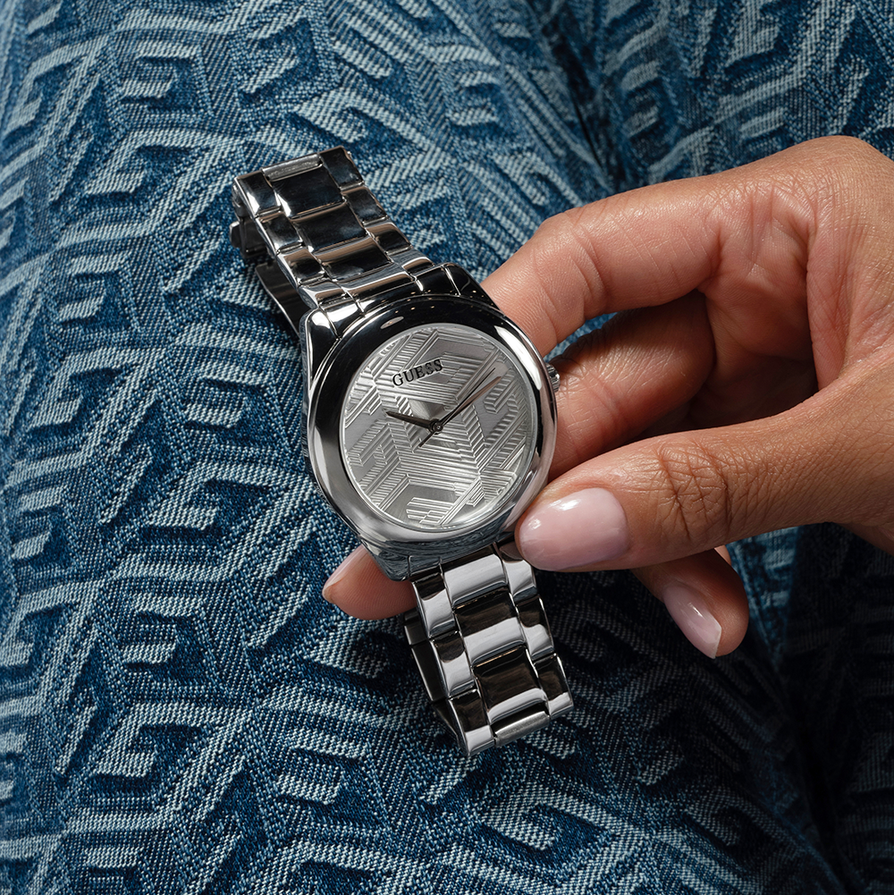  Shop Authentic Guess Cubed Analog Silver Dial Silver Steel Strap Watch For Women - GW0606L1 - Luxxuri