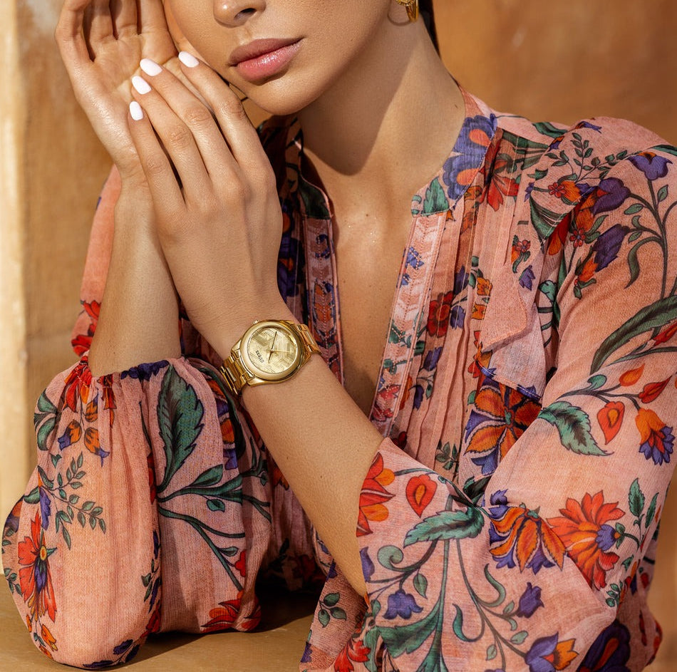  Shop Authentic Guess Cubed Analog Gold Dial Gold Steel Strap Watch For Women - GW0606L2 - Luxxuri