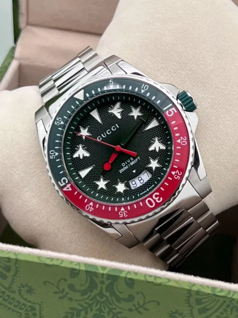 Shop Authentic Gucci Dive Quartz Green Dial Silver Steel Strap Watch For Men - YA136222 - Luxxuri