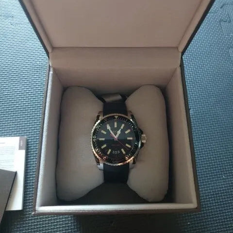  Shop Authentic Gucci Dive Quartz Black Dial Black Rubber Strap Watch For Men - YA136303 - Luxxuri