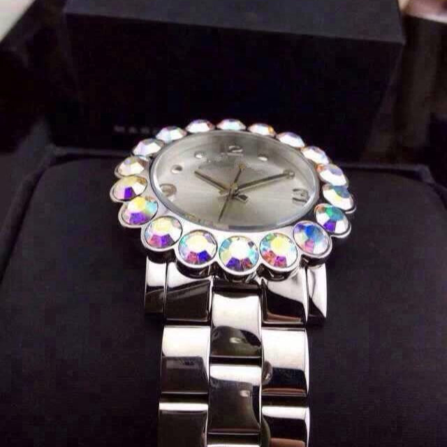  Shop Authentic Marc Jacobs Amy Silver Dial Silver Steel Strap Watch for Women - MBM3222 - Luxxuri