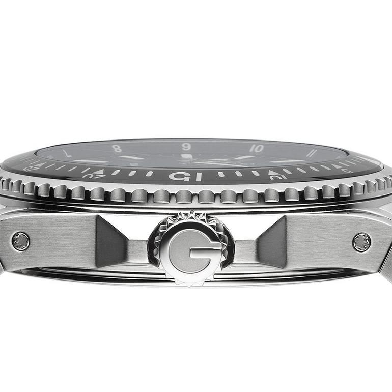  Shop Authentic Gucci Dive Quartz Black Dial Silver Steel Strap Watch For Men - YA136301B - Luxxuri