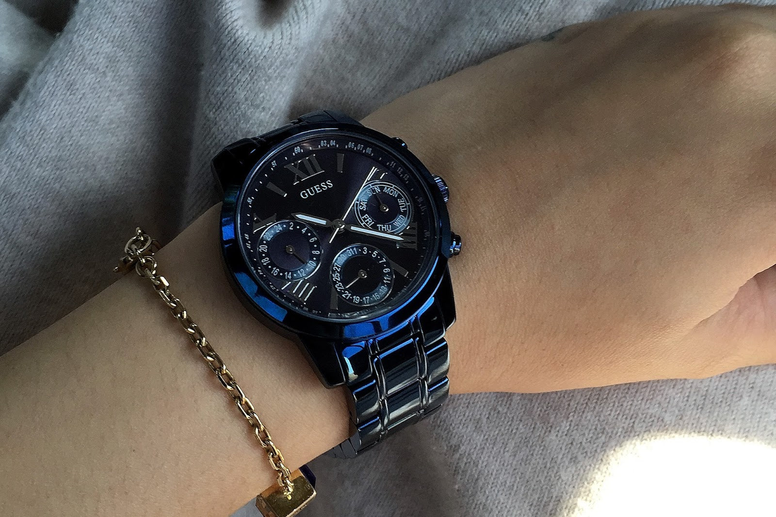 Guess F14 Chronograph Analog Blue Dial Blue Steel Strap Watch For Women - W0448L5