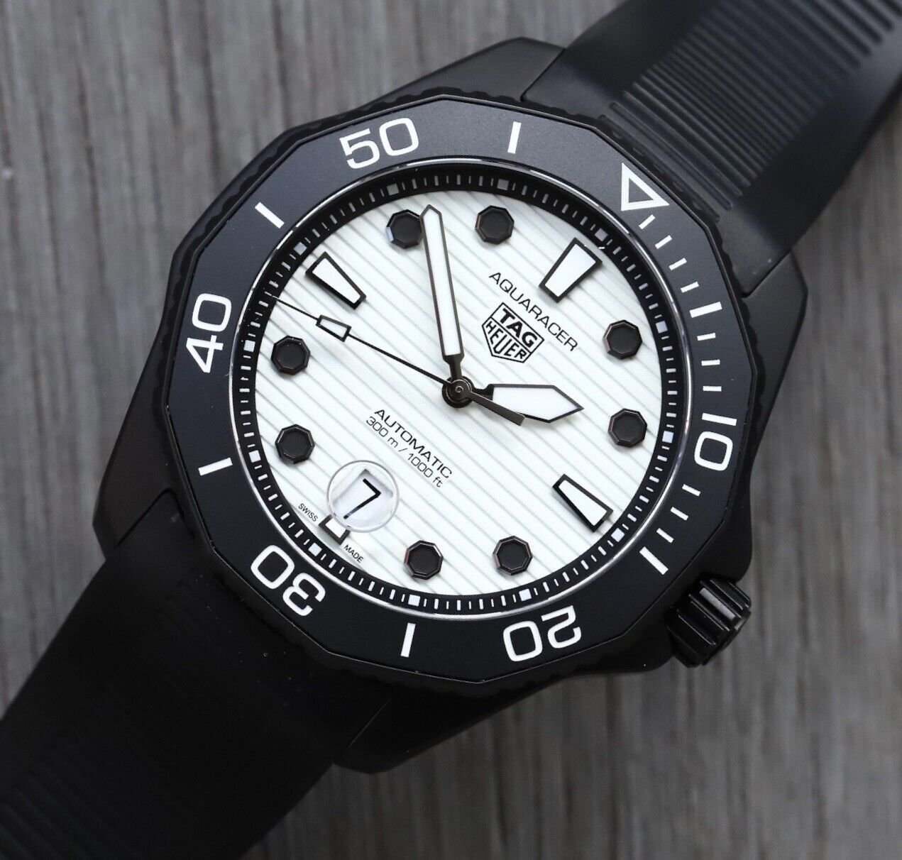  Shop Authentic Tag Heuer Aquaracer Professional 300 Automatic White Dial Black Rubber Strap Watch for Men - WBP201D.FT6197 - Luxxuri